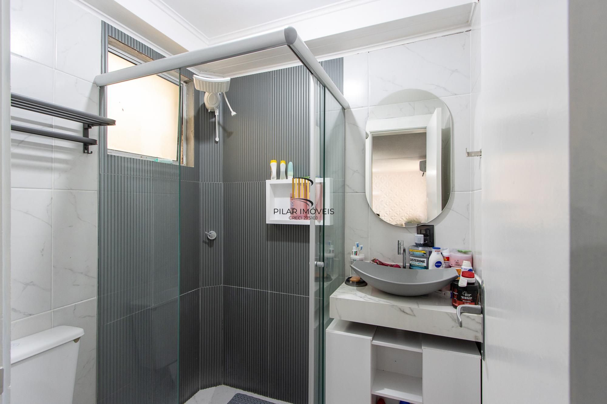 Apartamento de 2 dormitórios com vaga rotativa no bairro Vila Nova Porto Alegre