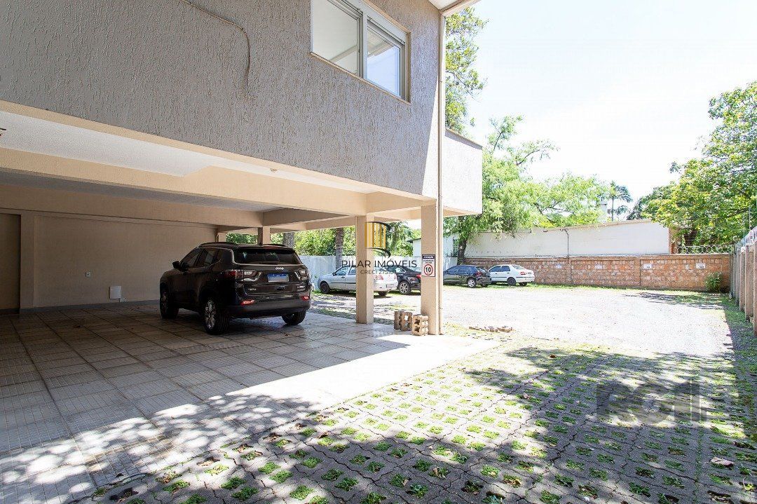 Apartamento com uma cobertura horizontal com 329,10 m² privativos com suíte