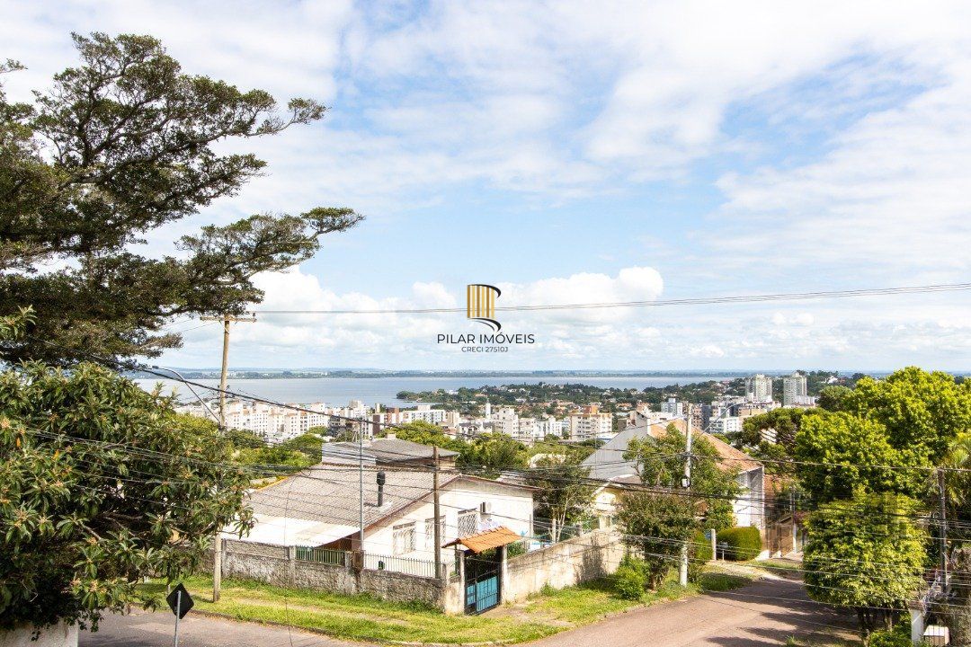 Sobrado novo  no Bairro Tristeza,