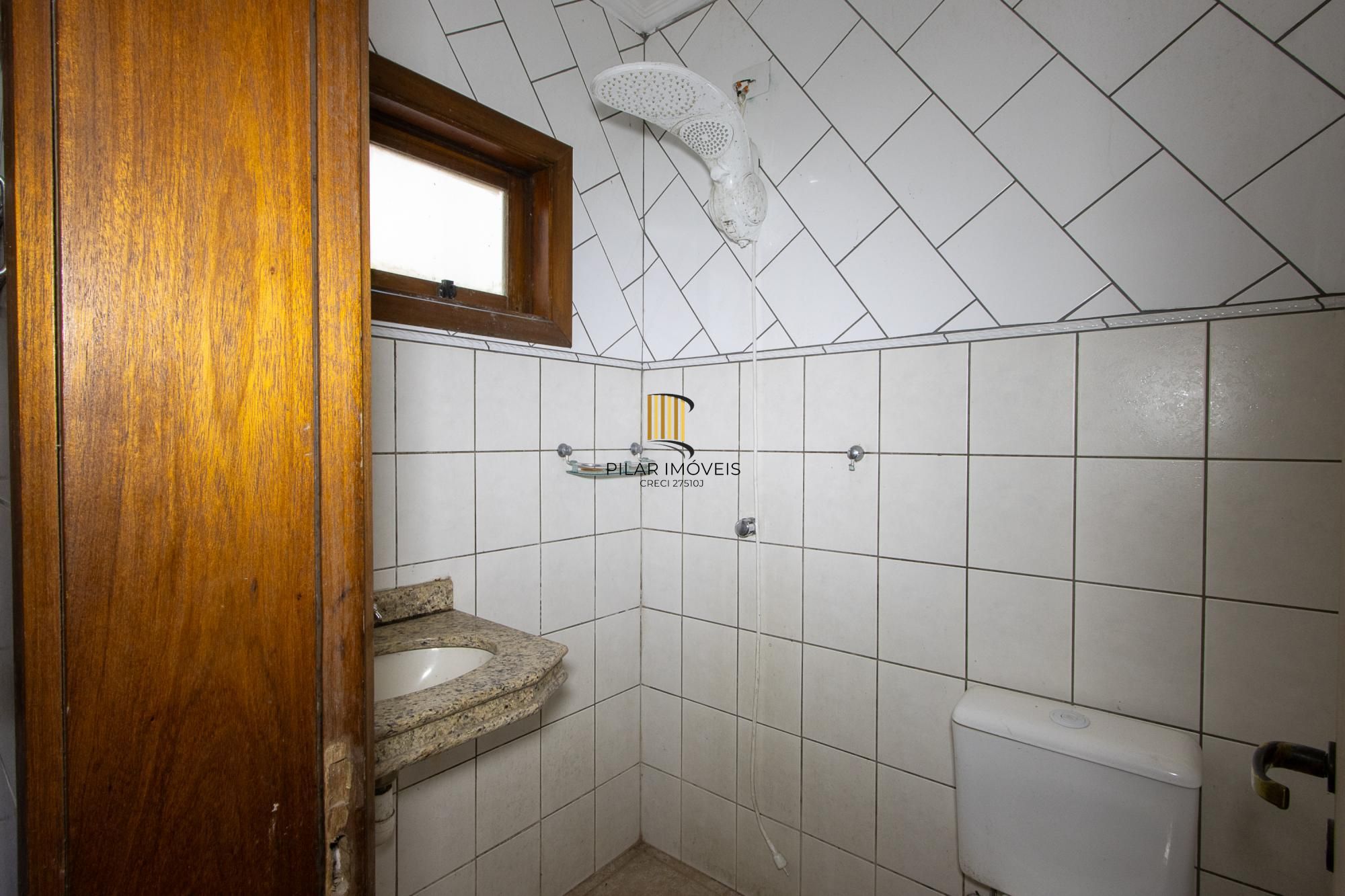 Casa em condominio Zona Sul, desocupada