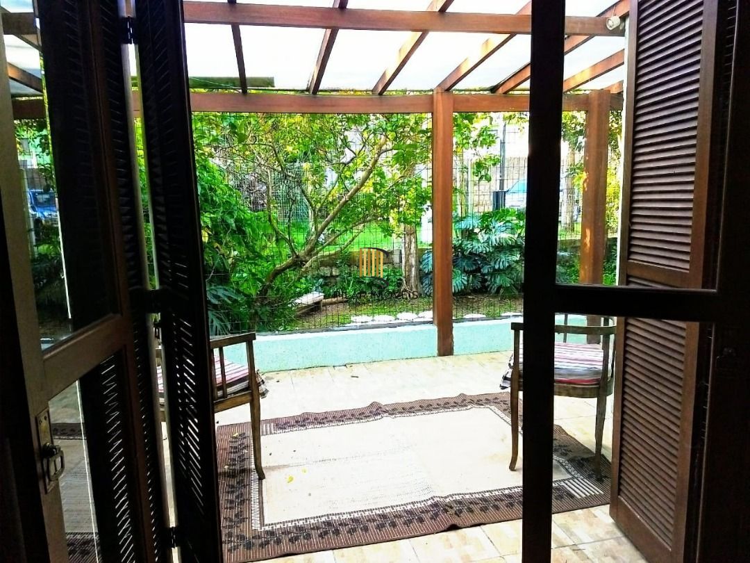 Casa para Venda - 200m², 4 dormitórios, sendo 1 suites, 4 vagas - Ipanema