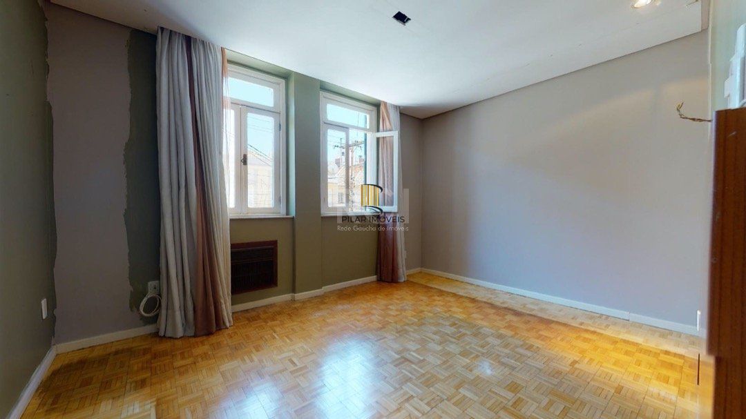 Casa para Venda - 130m², 3 dormitórios, sendo 1 suites, Cidade Baixa