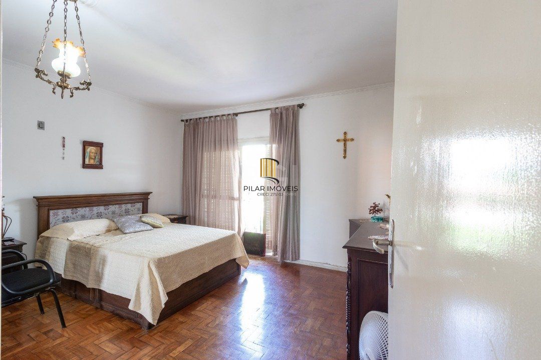 Casa para Venda - 280m², 3 dormitórios, sendo 1 suites, 2 vagas - Nonoai