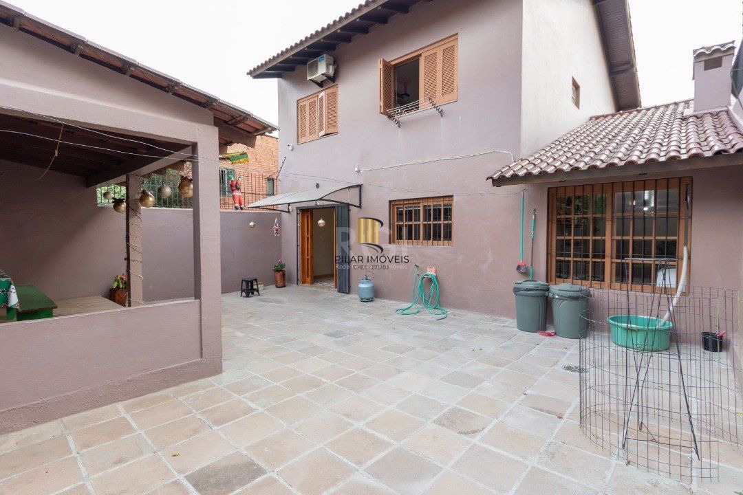 Casa para Venda - 192.18m², 3 dormitórios, sendo 1 suites, 2 vagas - Cristal
