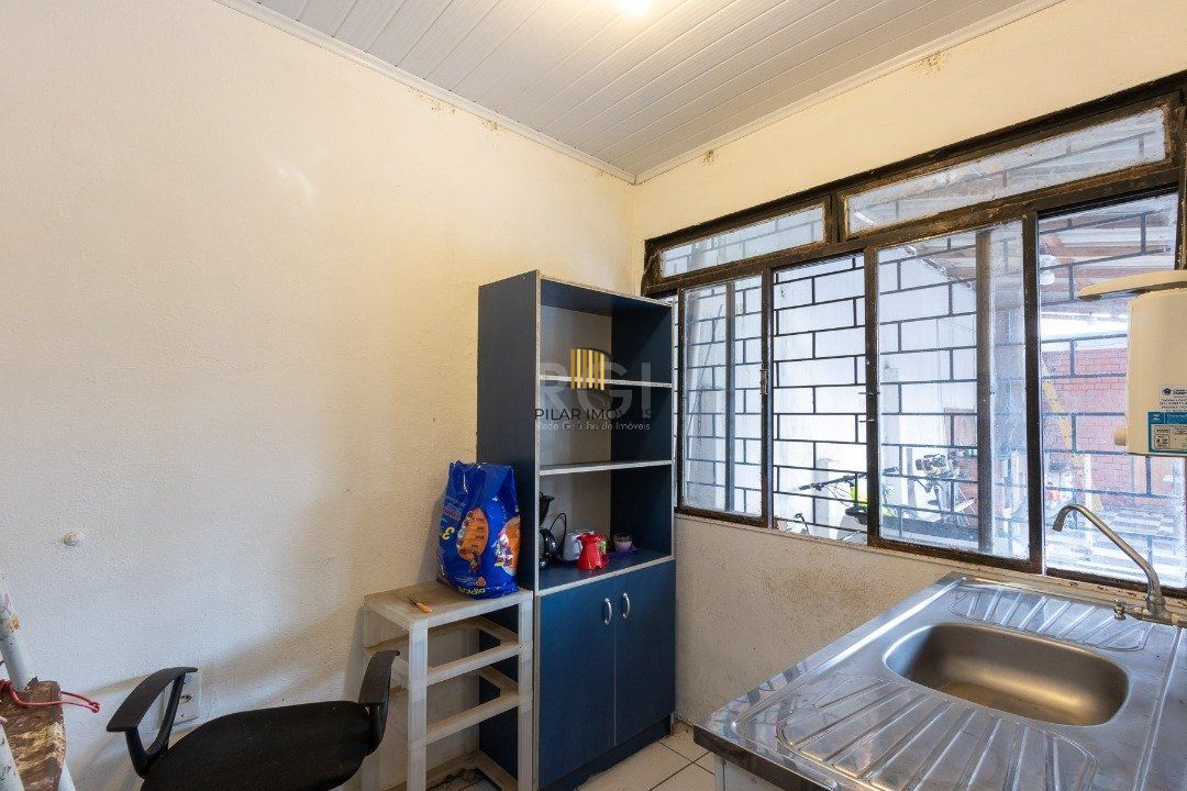 Sobrado para Venda - 300m², 3 dormitórios, sendo 1 suites, 3 vagas - Cavalhada