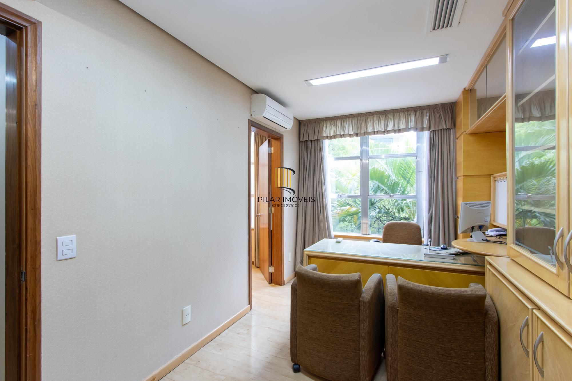 Conjunto comercial na Moinhos de Vento.