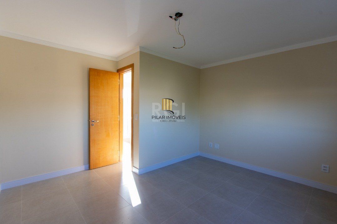 Casa 3 dormitórios no bairro Hípica