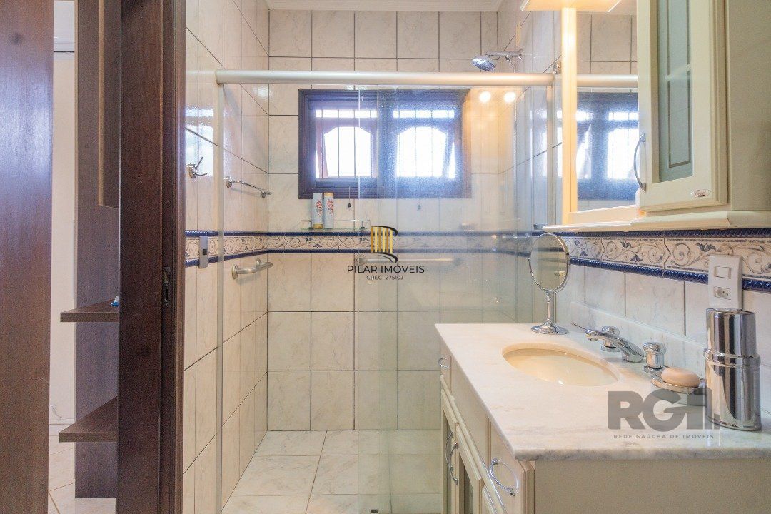 Casa 3 dormitórios no bairro Hípica