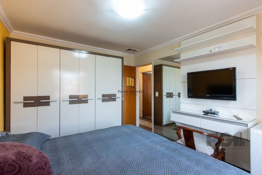 Casa para Venda - 254m², 4 dormitórios, sendo 3 suites, 5 vagas - Espirito Santo