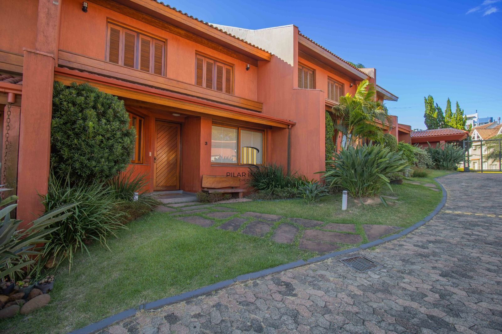 Casa Condominio para Venda - 286.89m², 4 dormitórios, sendo 2 suites, 2 vagas - Cristal - Pilar Imóveis