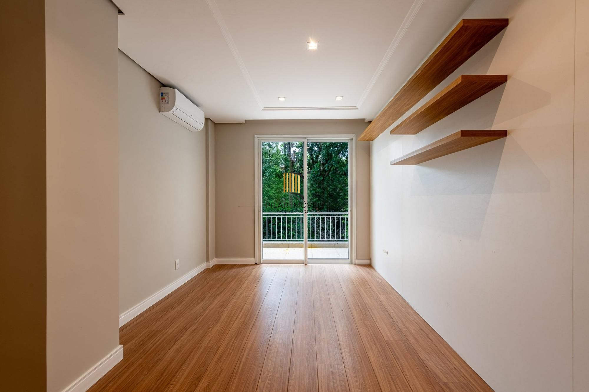 Casa de 4 dormitórios no bairro Três Figueiras