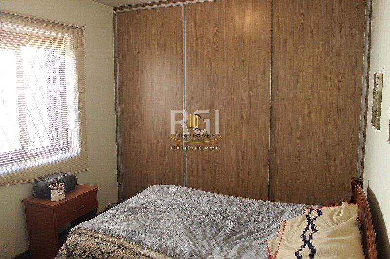 Casa para Venda - 220m², 4 dormitórios, 9 vagas - Cristal