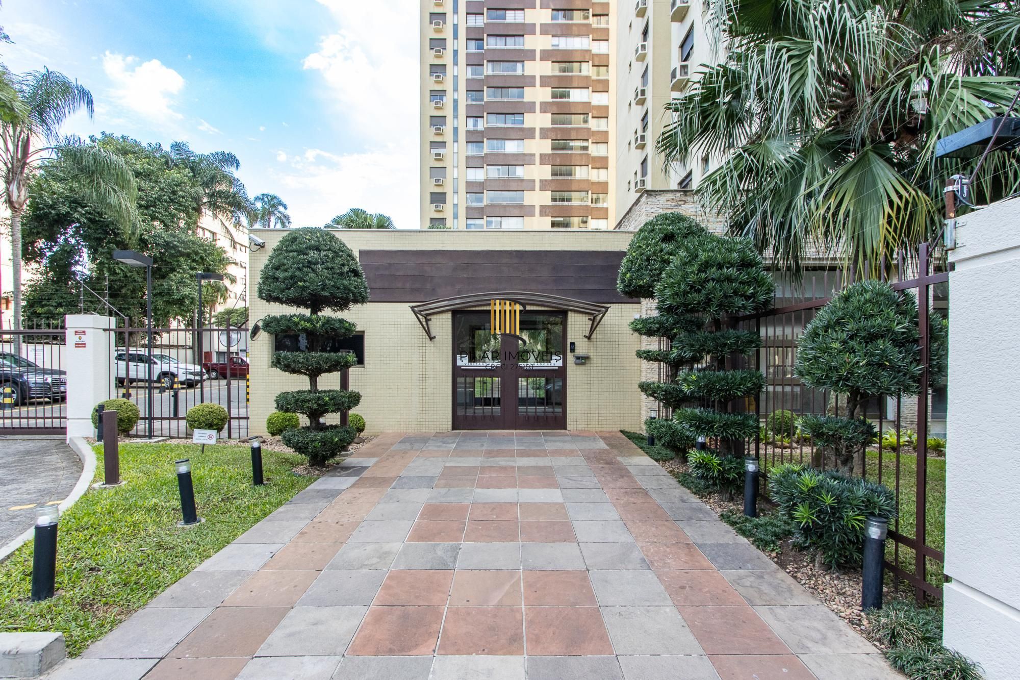 Apartamento 3 quartos, 139,64m² privativos, 2 vagas - Bairro Menino Deus