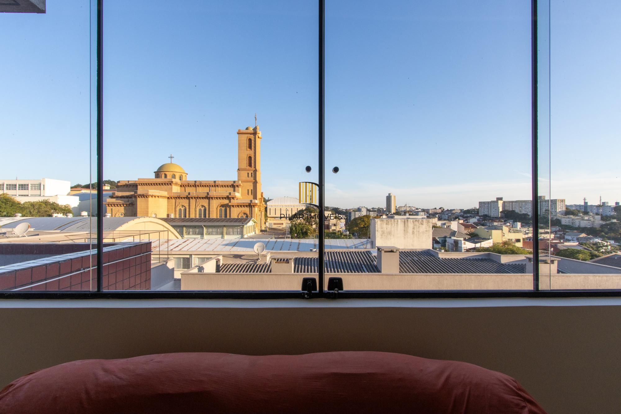 COBERTURA 2 QUARTOS, 2 VAGAS INDIVIDUAIS ESCRITURADAS, ELEVADOR - BAIRRO SANTO ANTONIO