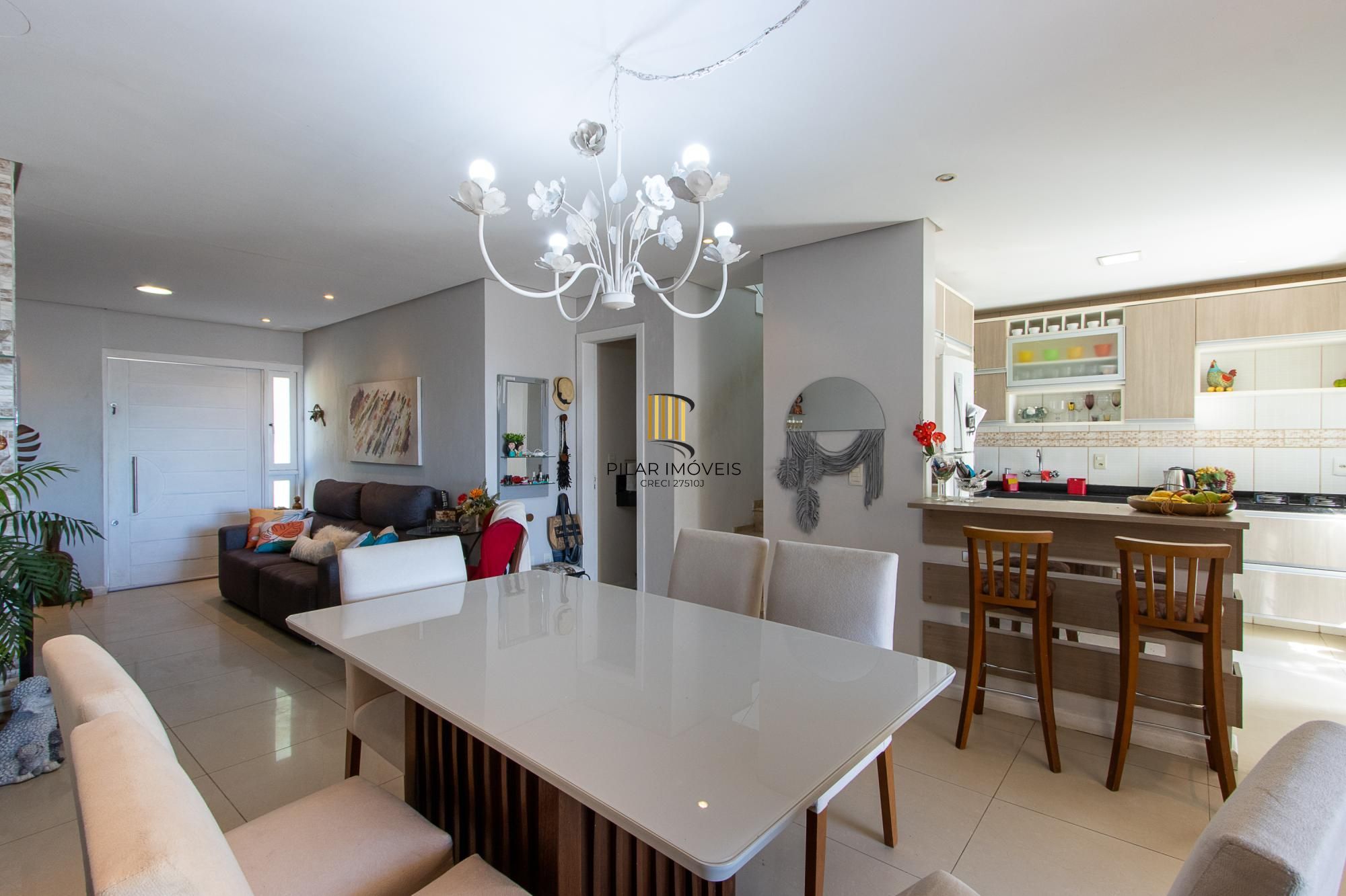 Casa com 3 dormitórios, suíte com closet e piscina no Condomínio Cinque Terre