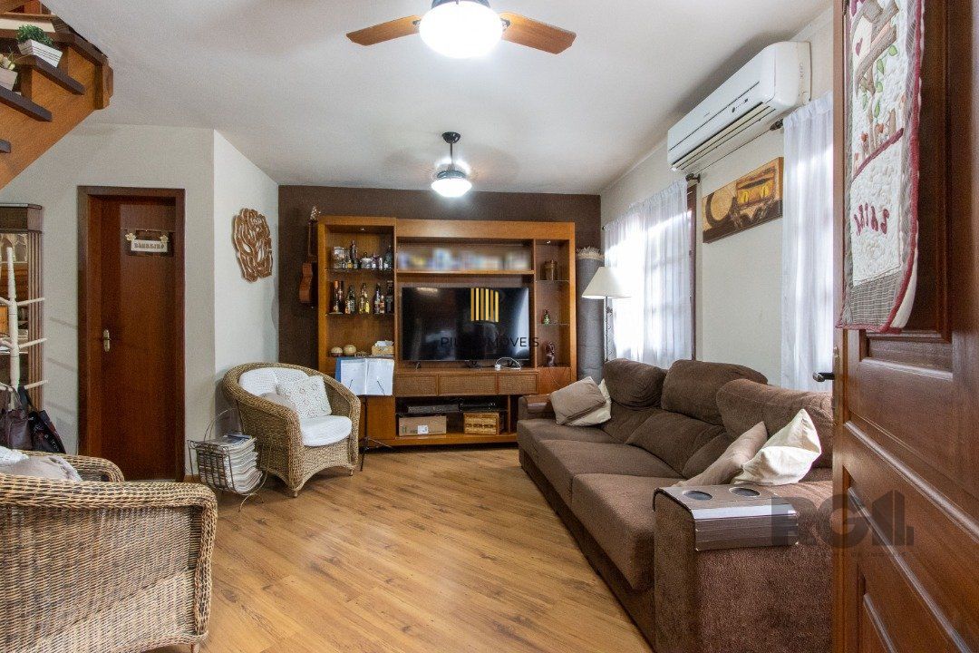 Casa em condomínio, 135m² privativos, 3 quartos, 2 vagas - Bairro Glória
