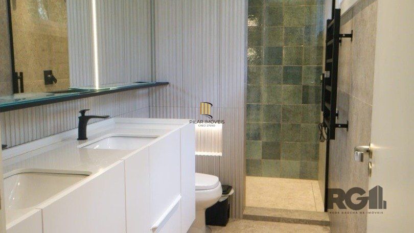 Casa toda térrea  400m2 , 3 suítes