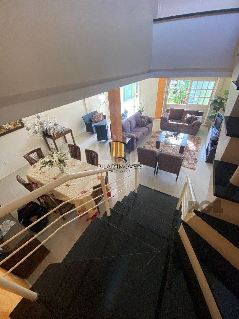 Casa para Venda - 250m², 3 dormitórios, sendo 1 suites, 2 vagas - Cristal