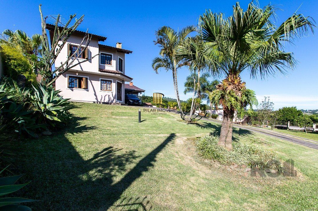 Casa 3 dormitórios no bairro Vila Nova