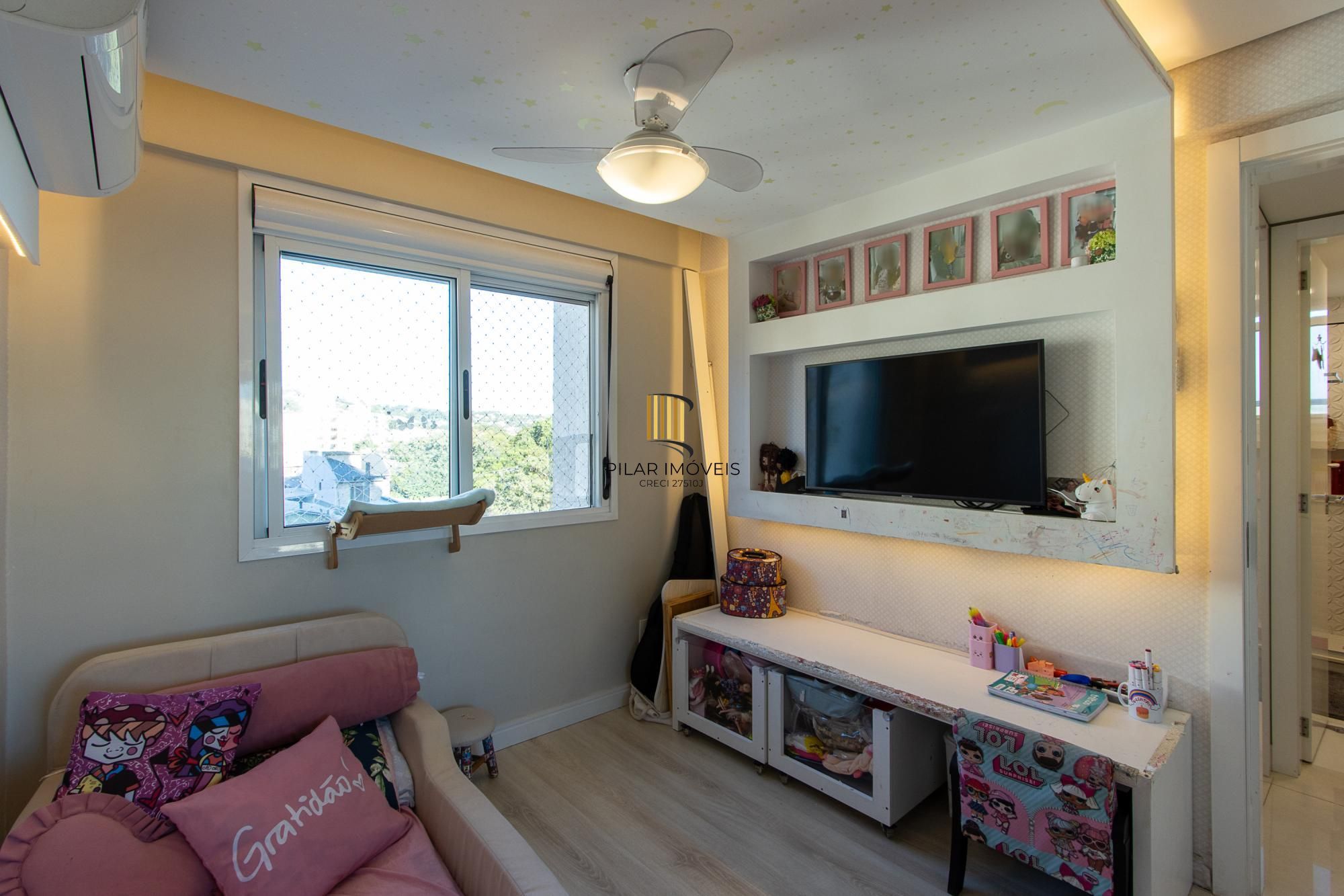 Apartamento com 2 dormitórios no bairro Cavalhada