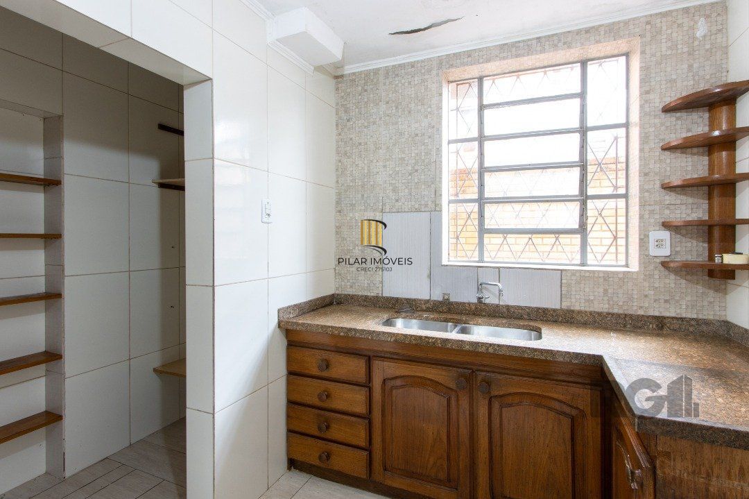Casa para Venda - 205.5m², 3 dormitórios, sendo 2 suites, 3 vagas - Vila Nova