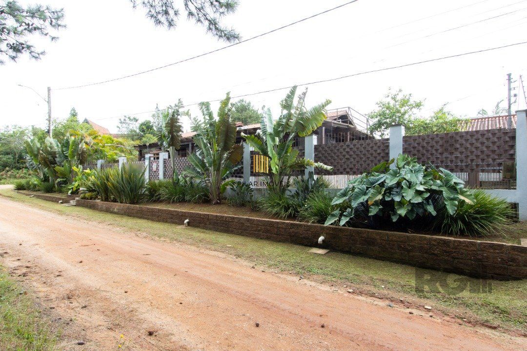 Casa 3 dormitórios no bairro Hípica
