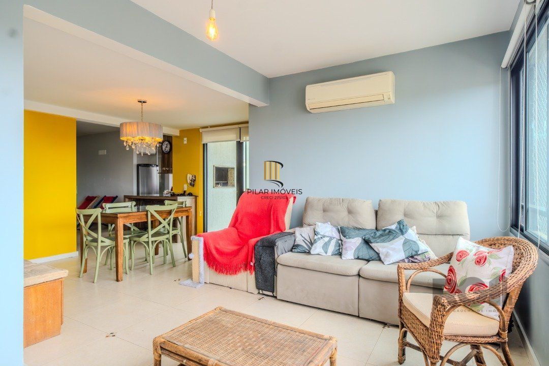 Cobertura Horizontal,  3 quartos, 1 suite, piscina, condominio com infra, 2 vagas - Bairro Tristeza