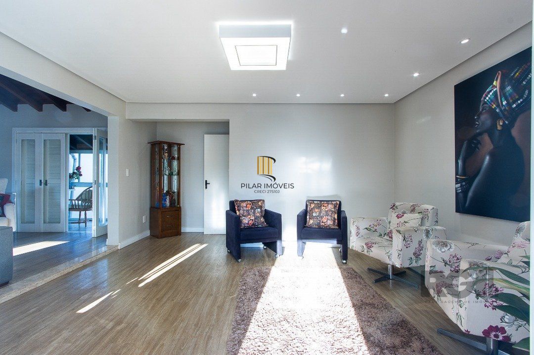 Casa 6 dormitórios no bairro Cristal