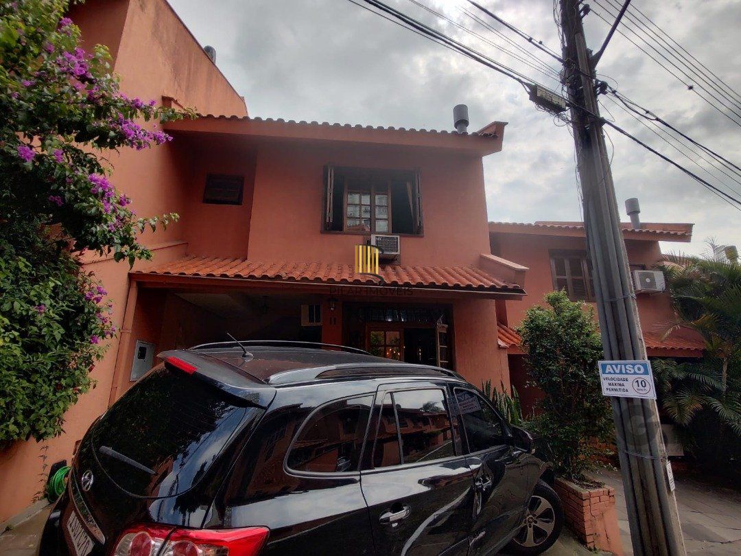 Casa em Condomínio 4 Dormitórios na Glória!!