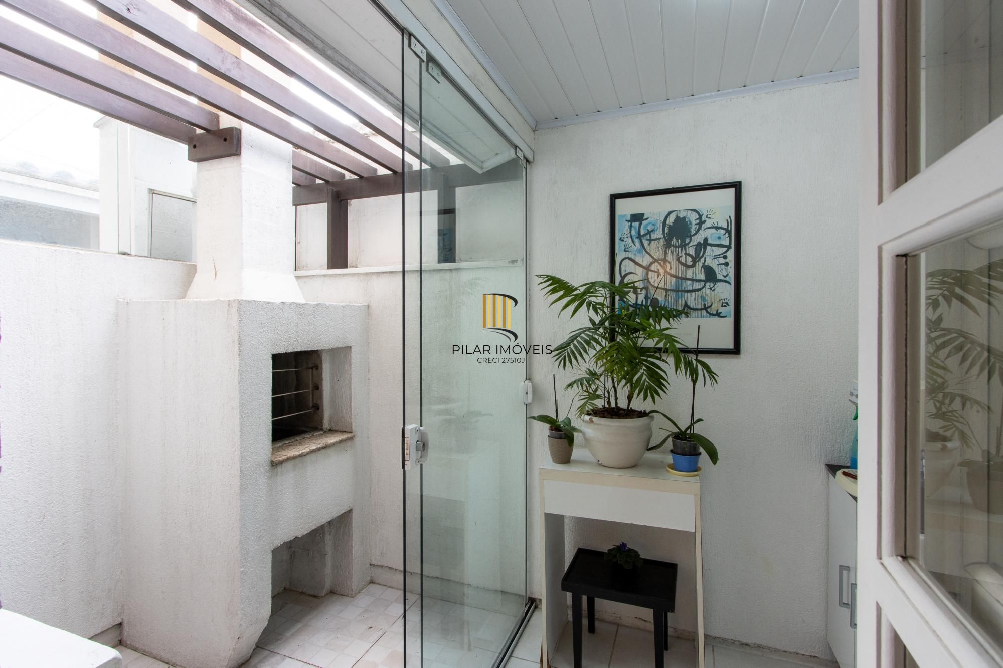 Casa de Condomínio 3 dormitórios no bairro Cavalhada