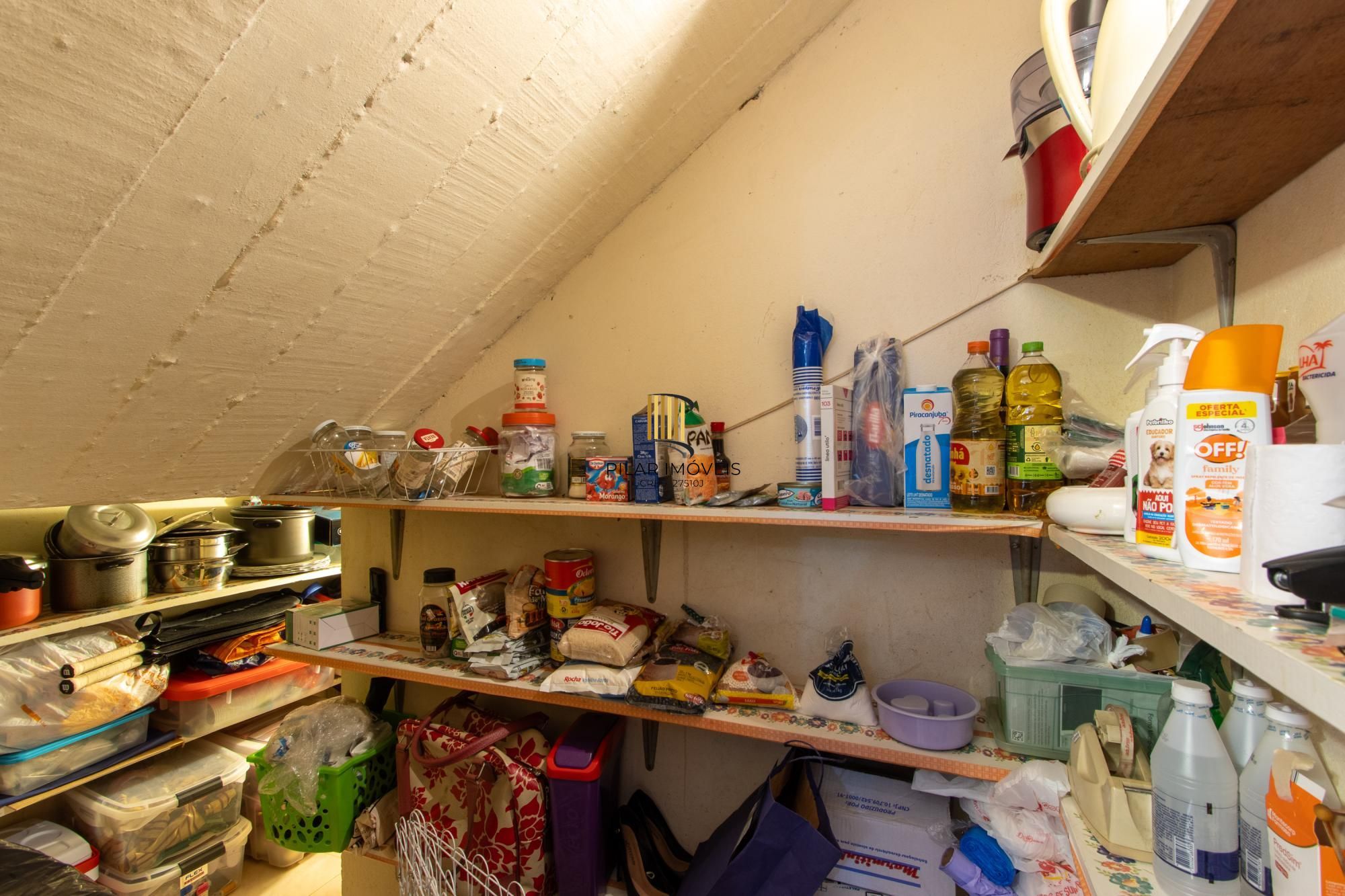CASA EM CONDOMÍNIO NO BAIRRO IPANEMA — 4 DORMITÓRIOS (2 SUÍTES) — 2 VAGAS