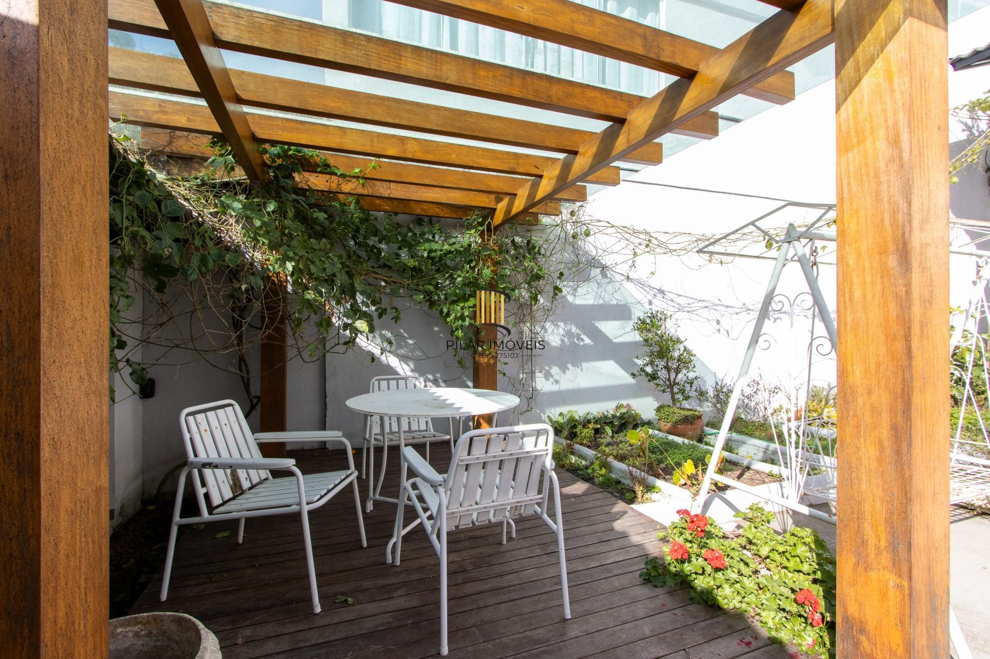 Casa com piscina Bairro Cristal