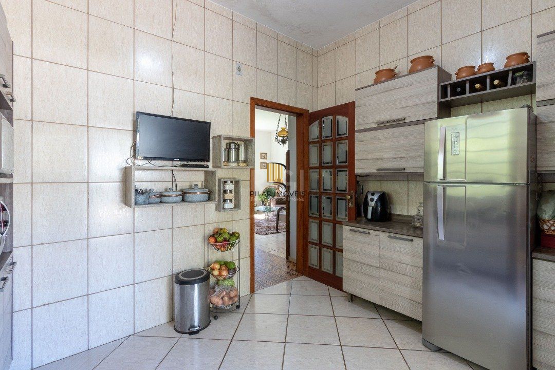Casa para Venda - 250m², 3 dormitórios, sendo 1 suites, 3 vagas - Tristeza
