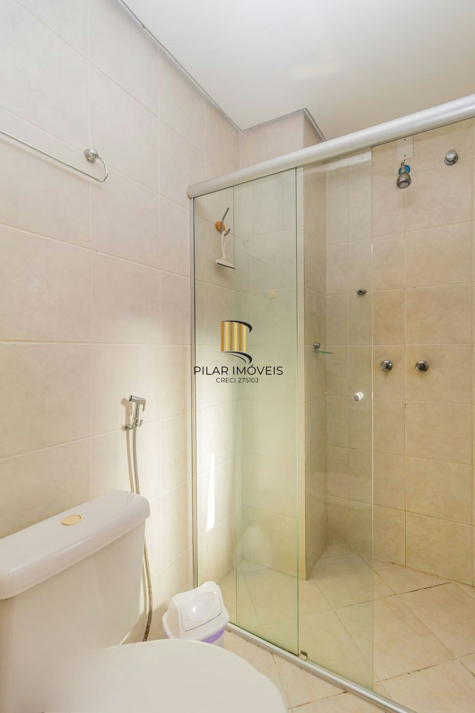 Apartamento de 2 dormitórios e 2 vagas no bairro Petropolis