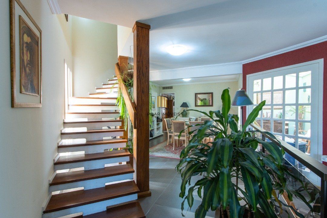 Casa para Venda - 254m², 4 dormitórios, sendo 3 suites, 5 vagas - Espirito Santo