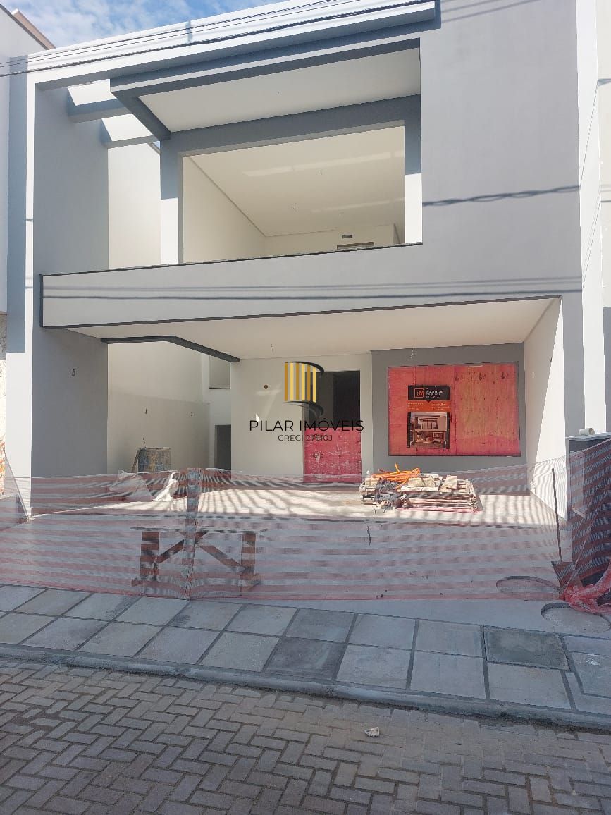 Casa em condomínio fechado Pateo Verde, 3 suítes sendo 1 master com sacada e 2 vagas de garagem