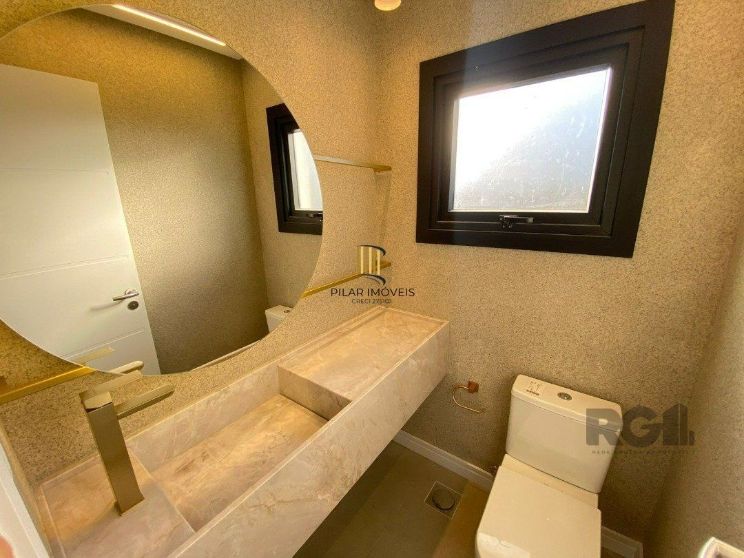 Sobrado Novo em Condomínio Fechado com 4 suítes e 238m² privativos