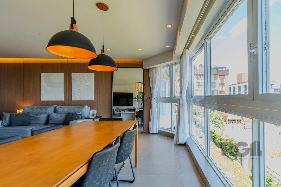 **Apartamento Garden com 3 dormitórios sendo 1 suíte à Venda - Bairro Cristal, Porto Alegre**