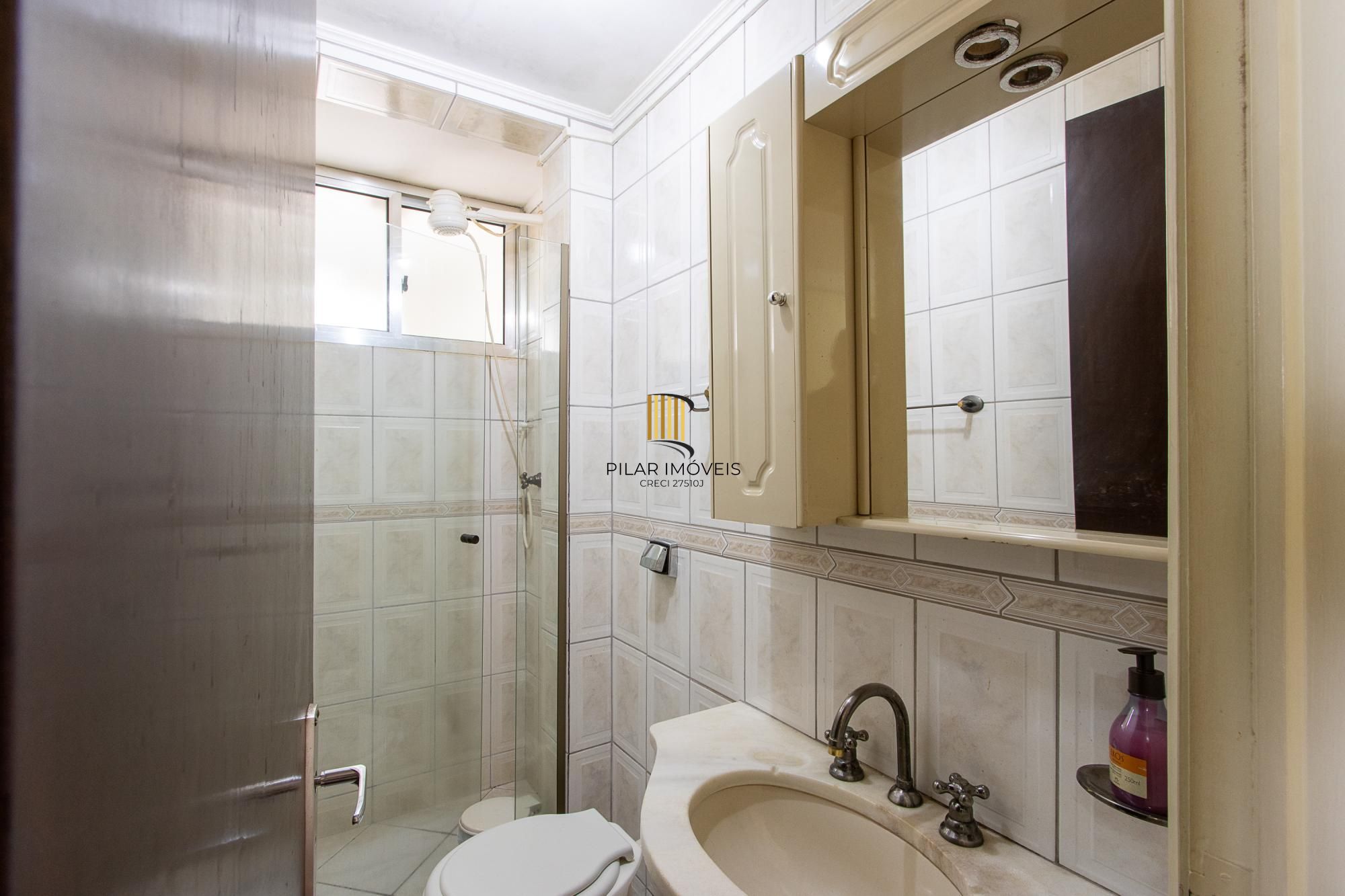 Apartamento 4 dormitórios no bairro Menino Deus