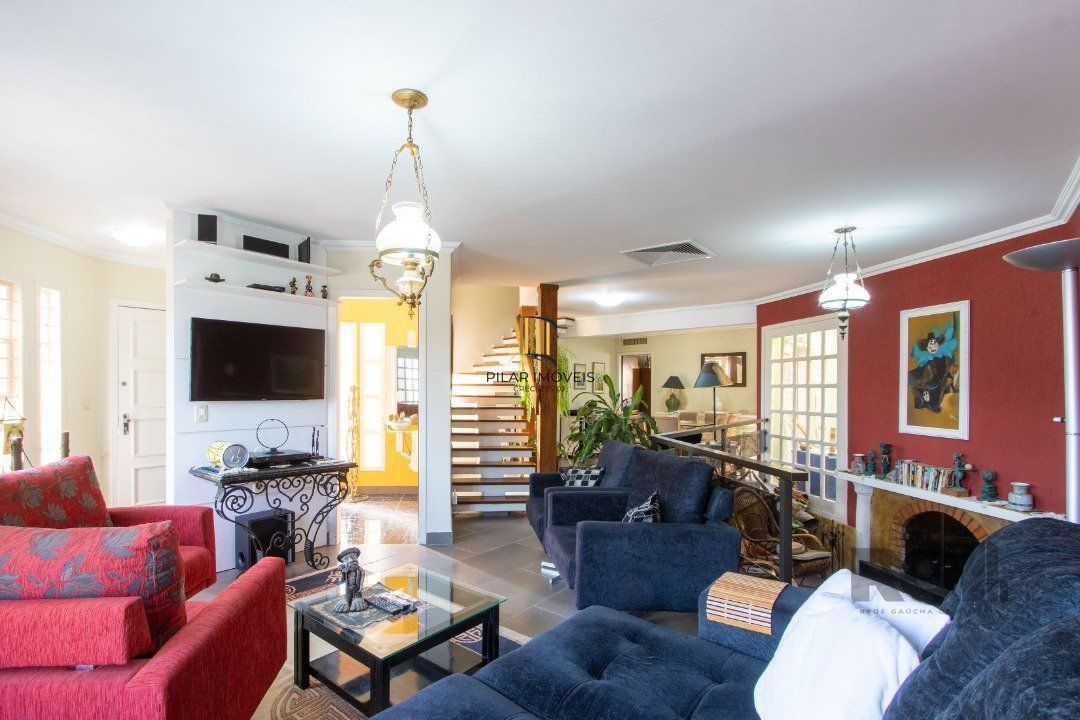 Casa para Venda - 254m², 4 dormitórios, sendo 3 suites, 5 vagas - Espirito Santo