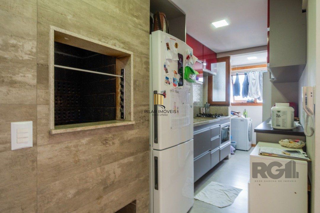 Ótimo apartamento, reformado , dois dormitórios e uma suíte, vaga escriturada.