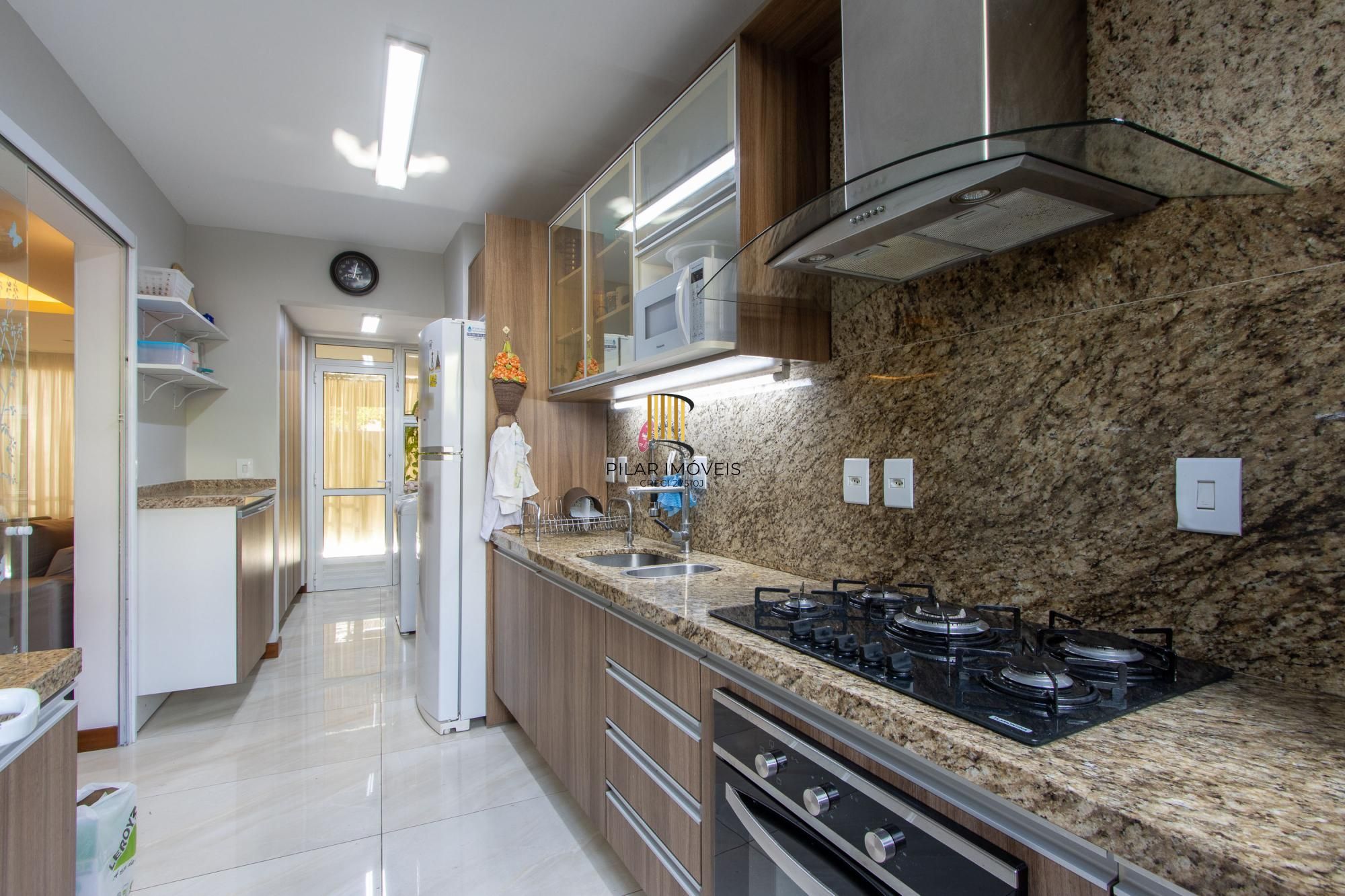 Casa 4 dormitórios com elevador