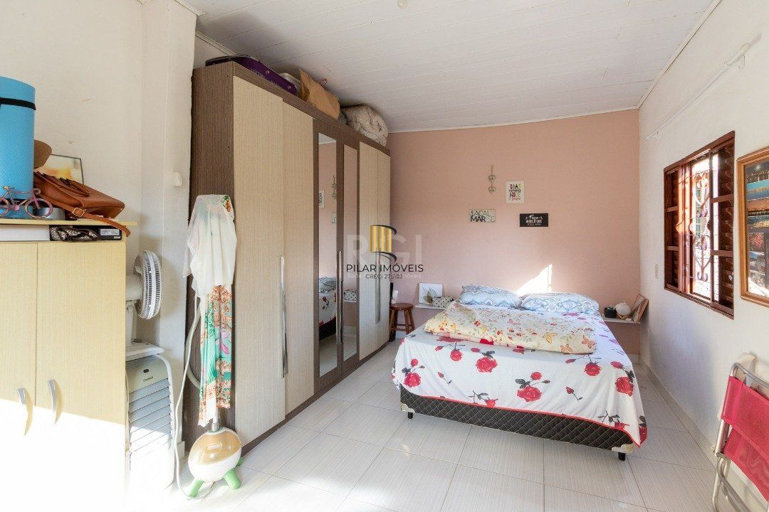 Casa para Venda - 240m², 6 dormitórios, sendo 3 suites, 2 vagas - Glória