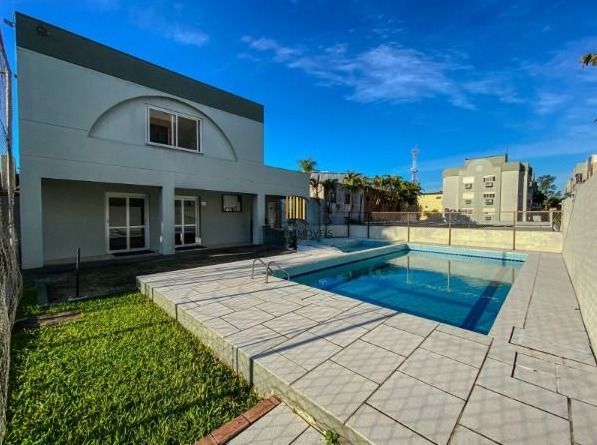 Apartamento com 2 dormitórios (reversível para 3) e 1 vaga escriturada  à venda no coração de Ipanema