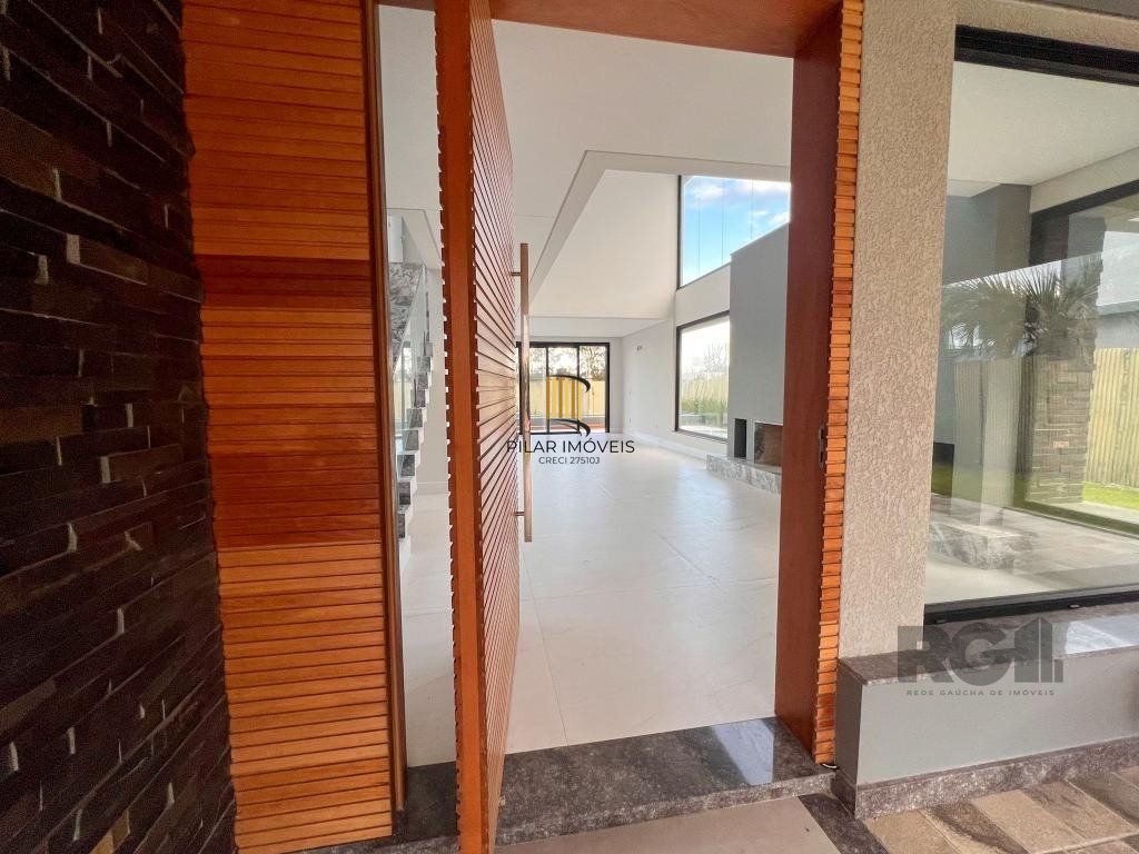 Casa de Condomínio 5 dormitórios no bairro Marina