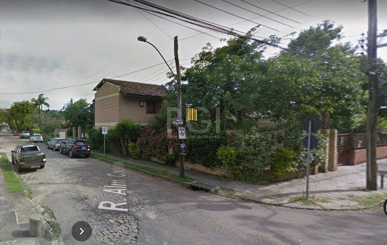 Casa para Venda - 350m², 3 dormitórios, sendo 1 suites, 6 vagas - Tristeza