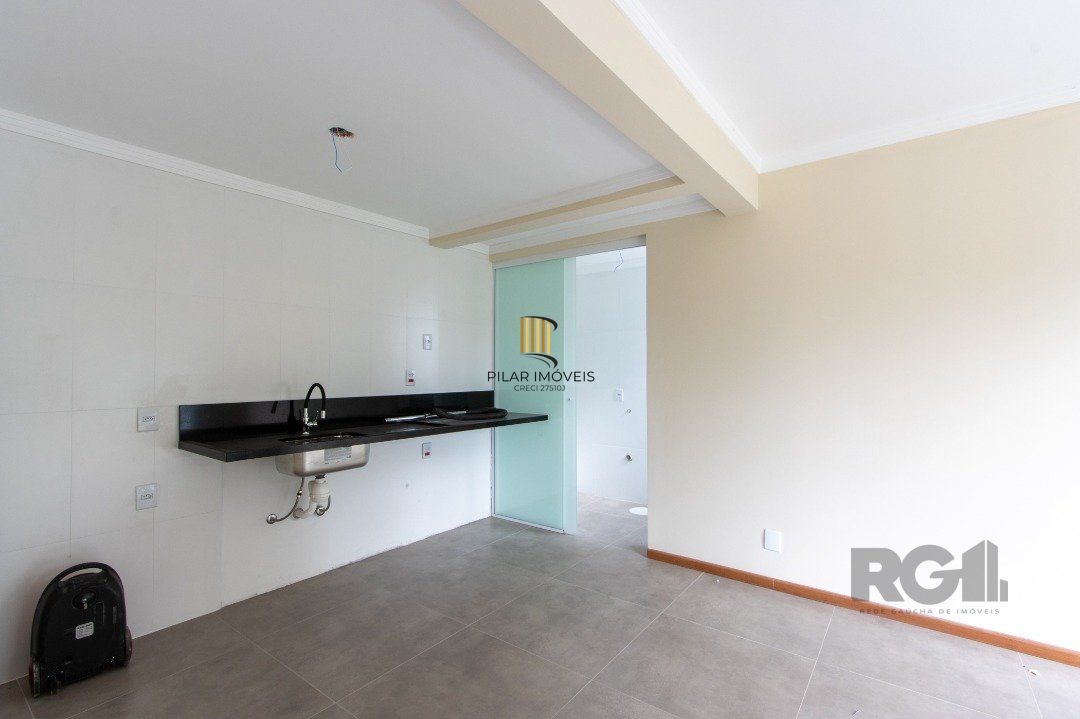 Casa 2 dormitórios no bairro Guarujá