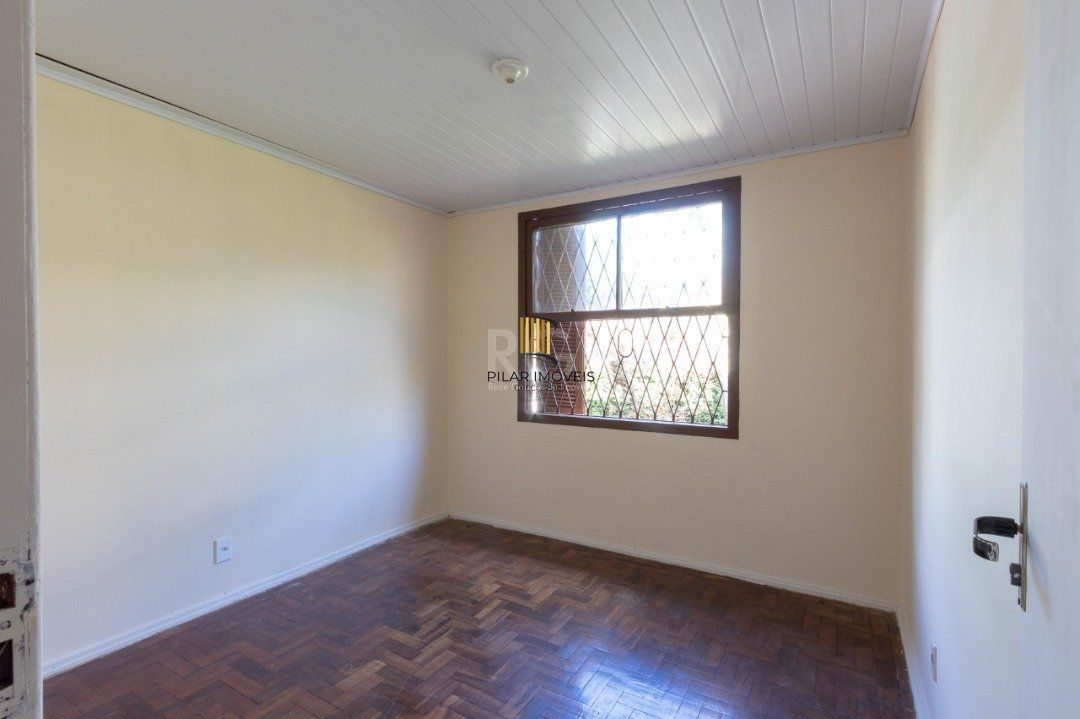 Casa térrea no Residencial Butui, possui 3 dormitórios, living espaçoso, cozinha funcional, banheiro social, área de serviço independente e pátio privativo