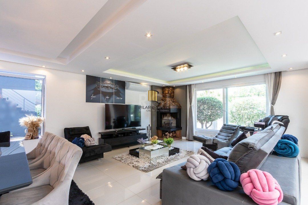 Casa para Venda - 420m², 3 dormitórios, sendo 3 suites, 8 vagas - Ipanema