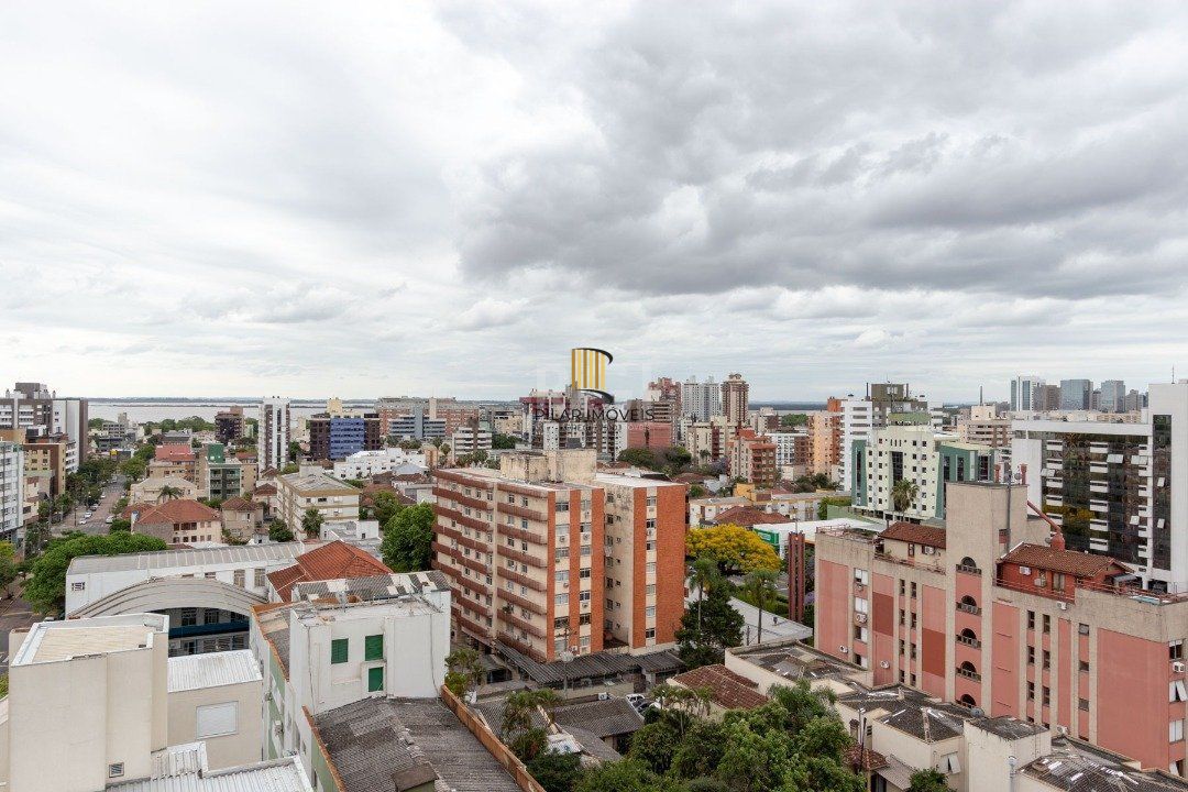 Cobertura para Venda - 302m², 4 dormitórios, sendo 1 suites, 3 vagas - Menino Deus
